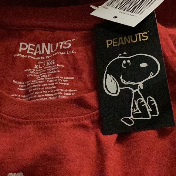 NWT FUN Snoopy Unisex Tee Size X-Large 
Closet Must Have Makes Great Gift - Picture 7 of 7